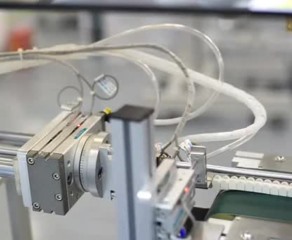 鴻碼創(chuàng)S600光纖噴印塑料制品噴印案例